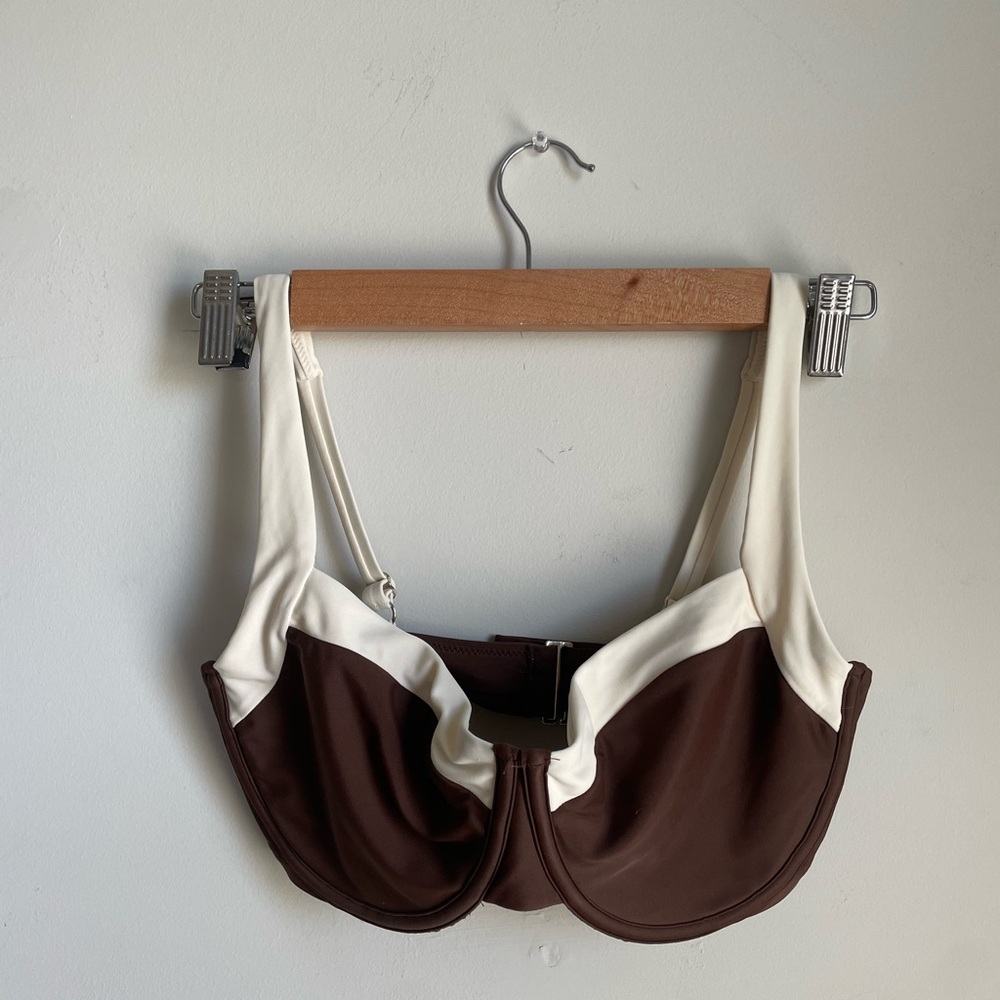 Abercrombie & Fitch Two-Tone Underwire Bra in Cream and Chocolate Brown